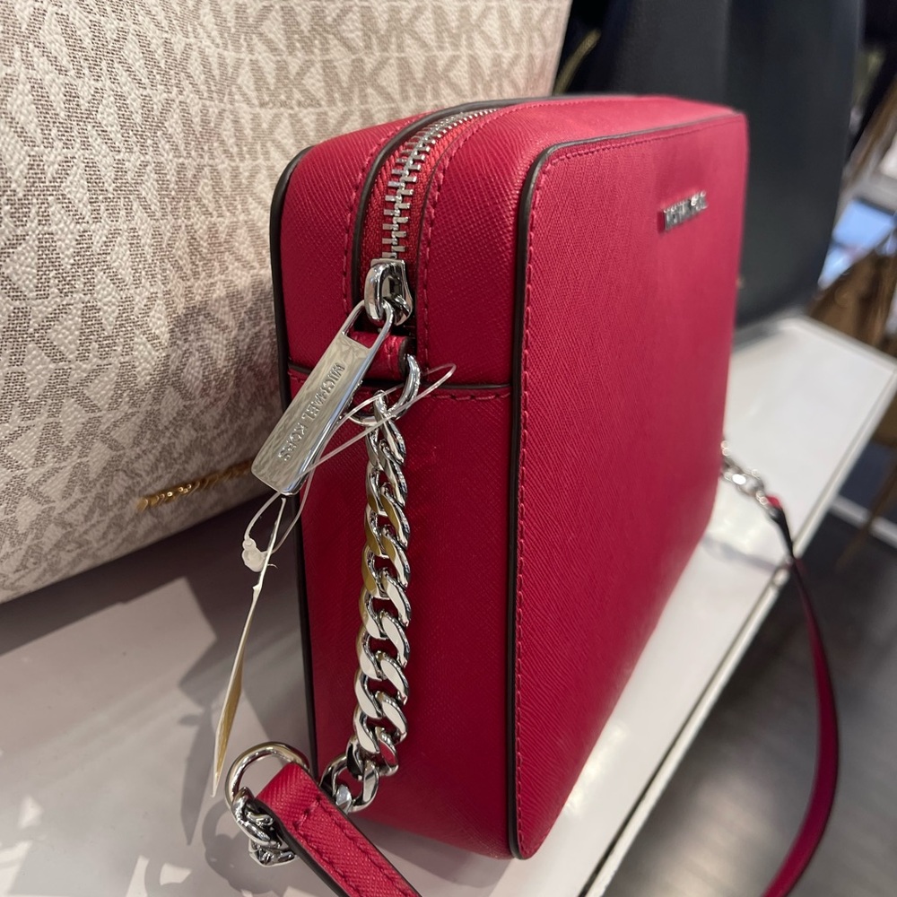 MICHAEL KORS Jet Set Lg Saffiano Leather EWCrossbody Bag East Wes
Dark Raspberry - Picture 16 of 16